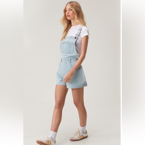 NWT NASTY GAL- The Denim Short Dungarees - Picture 2 of 4